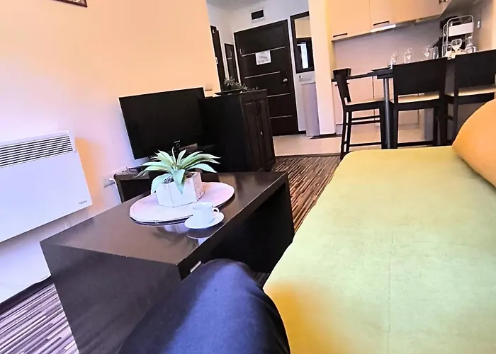 Warm Evenings And Free Bottle Of Wine In Perun Daire Bansko