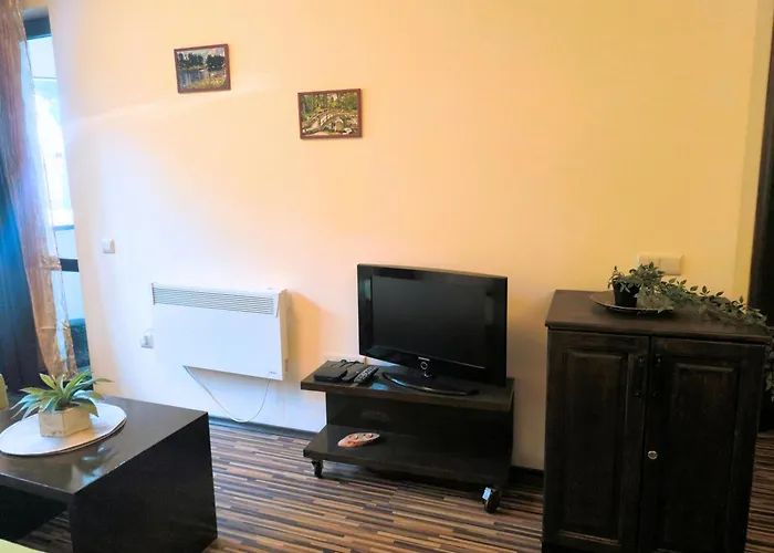 Warm Evenings And Free Bottle Of Wine In Perun Daire *